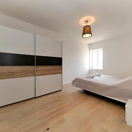 Apartment Tia *